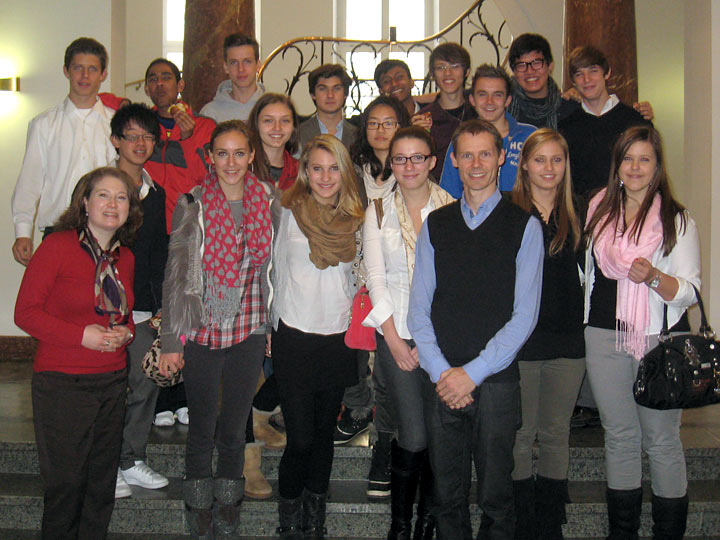 Franconian International School Students visit Globe Business College